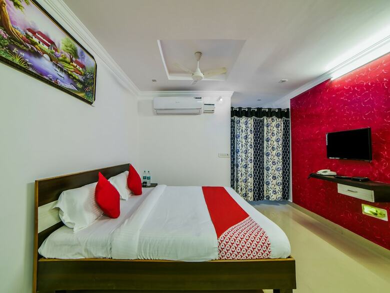 Hotel Oyo 18407 Noble Lodge