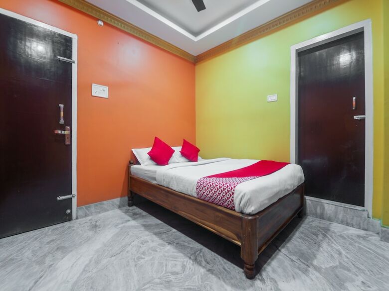 Hotel Oyo 17180 Danni's