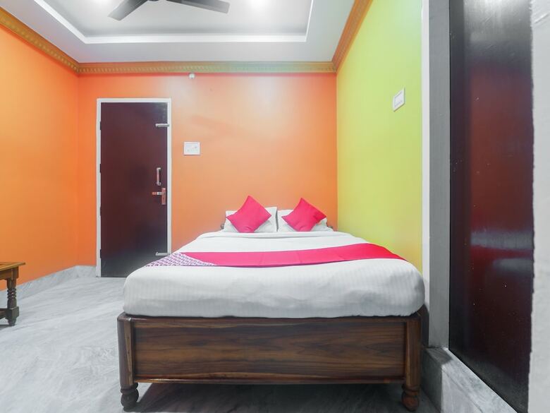 Hotel Oyo 17180 Danni's