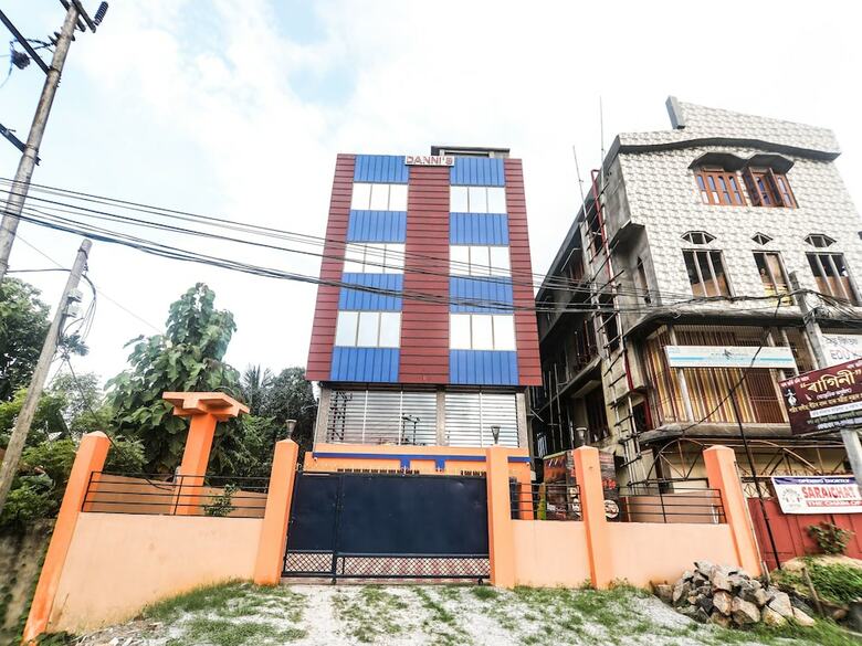 Hotel Oyo 17180 Danni's