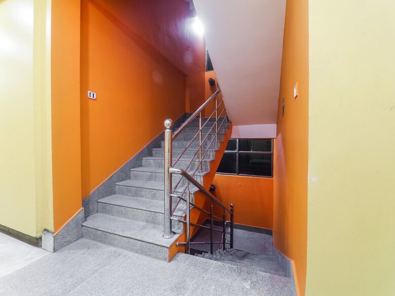 Hotel Oyo 17180 Danni's