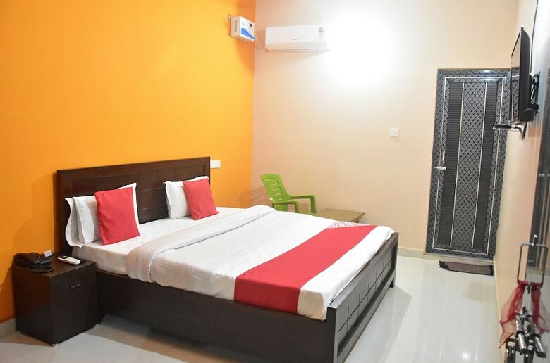Hotel Oyo 24739 Ap Guest House