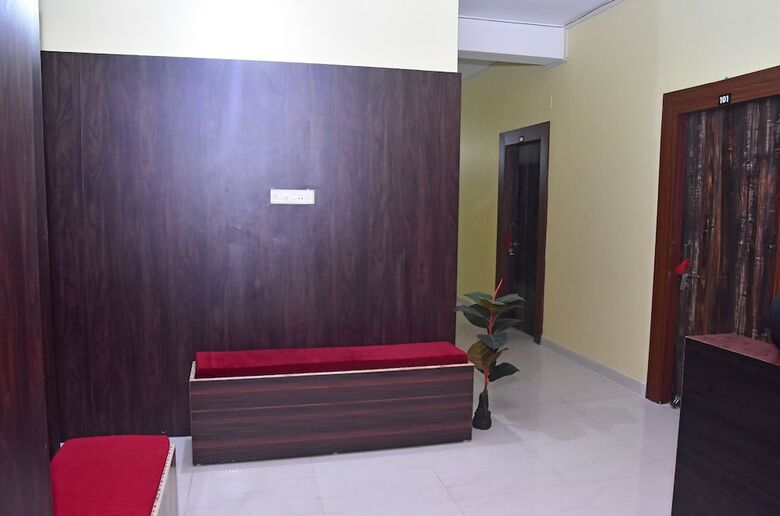 Hotel Oyo 24739 Ap Guest House