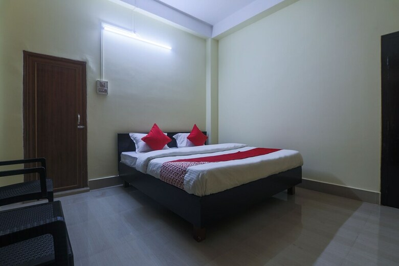 Hotel Oyo 18761 Nirvana