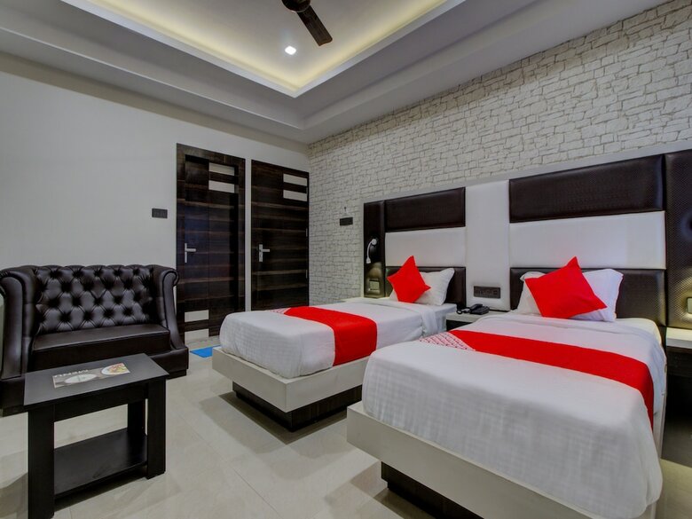Hotel Oyo 15433 Bmg Residency