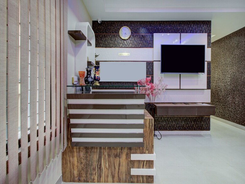 Hotel Oyo 15433 Bmg Residency