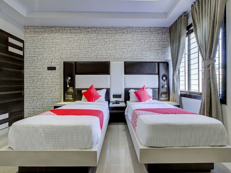 Hotel Oyo 15433 Bmg Residency