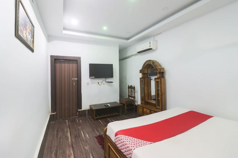 Oyo 18658 Hotel Royal Green