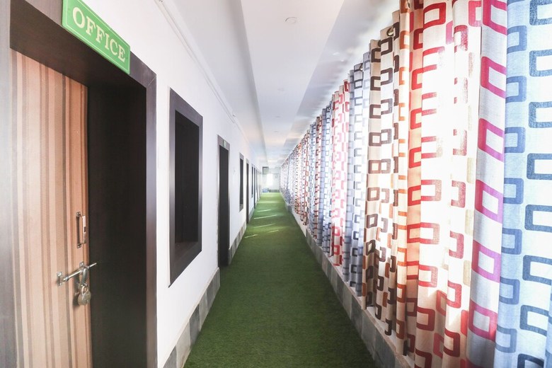 Oyo 18658 Hotel Royal Green