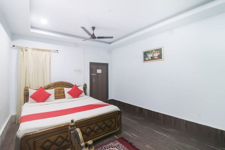 Oyo 18658 Hotel Royal Green