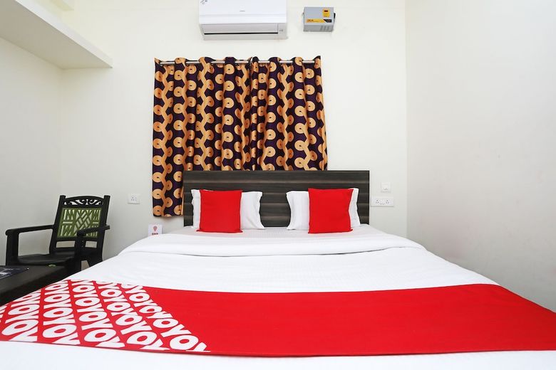 Hotel Oyo 15084 Lotus Residency