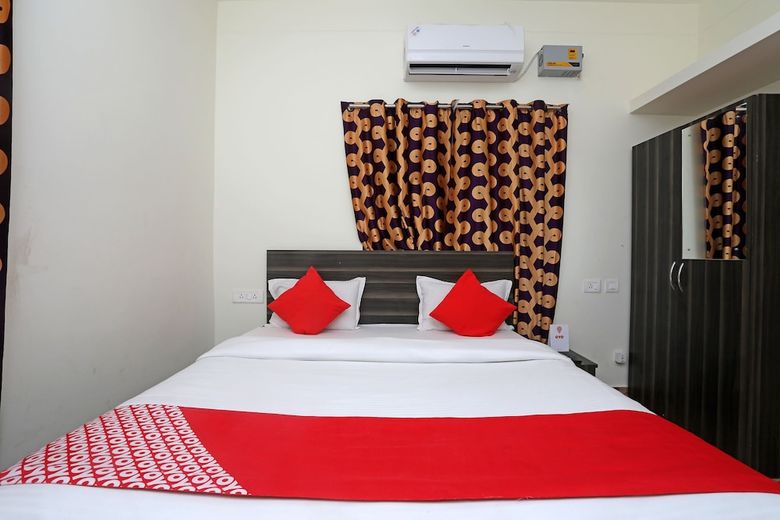 Hotel Oyo 15084 Lotus Residency