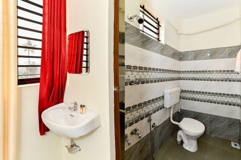 Hotel Oyo 26488 Athani Residency