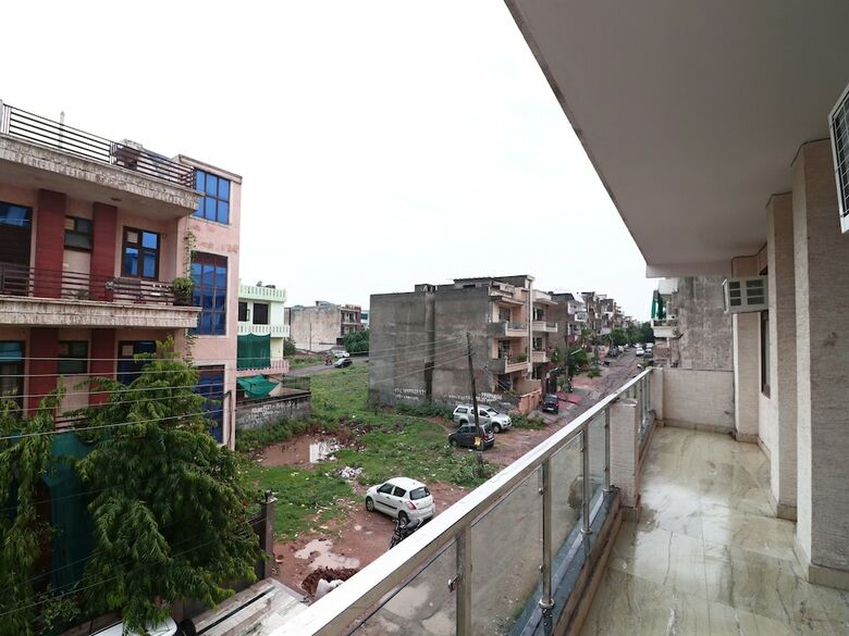 Hotel Oyo 16168 Maira Grand