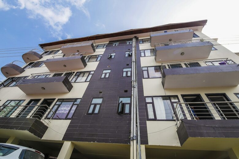 Hotel Oyo 18421 Uphill Courtyard