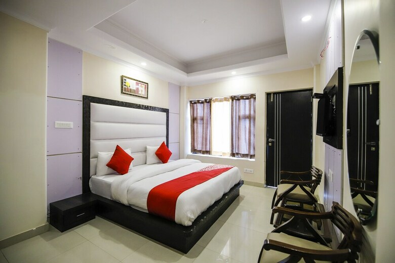 Hotel Oyo 18421 Uphill Courtyard