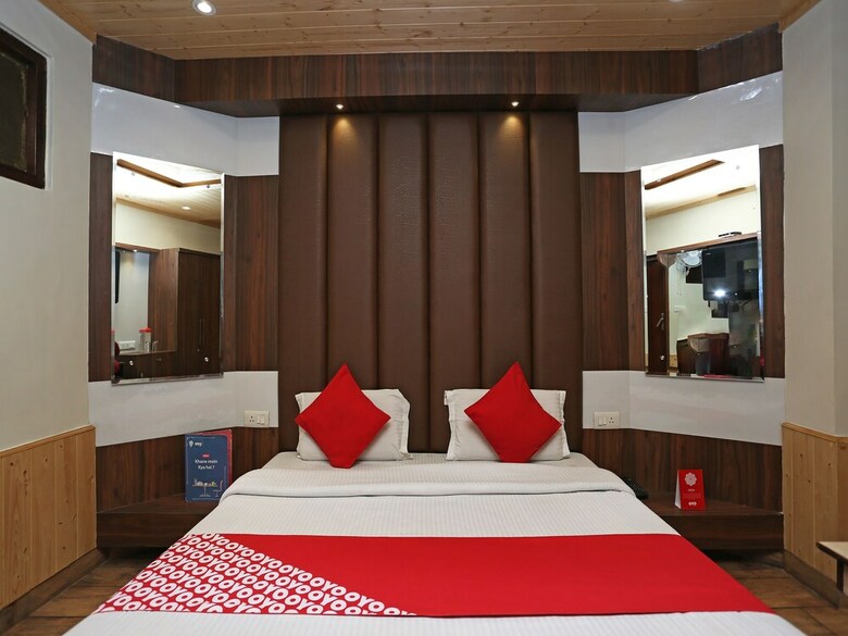 Hotel Oyo 27002 H S R Ram Bazaar