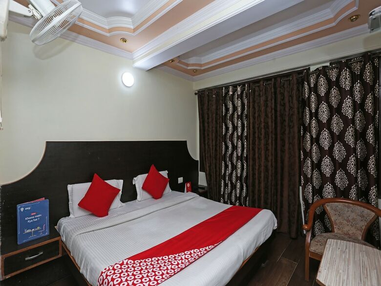 Hotel Oyo 27002 H S R Ram Bazaar
