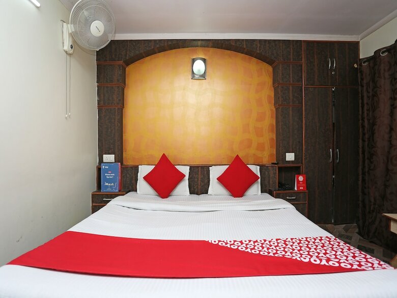 Hotel Oyo 27002 H S R Ram Bazaar