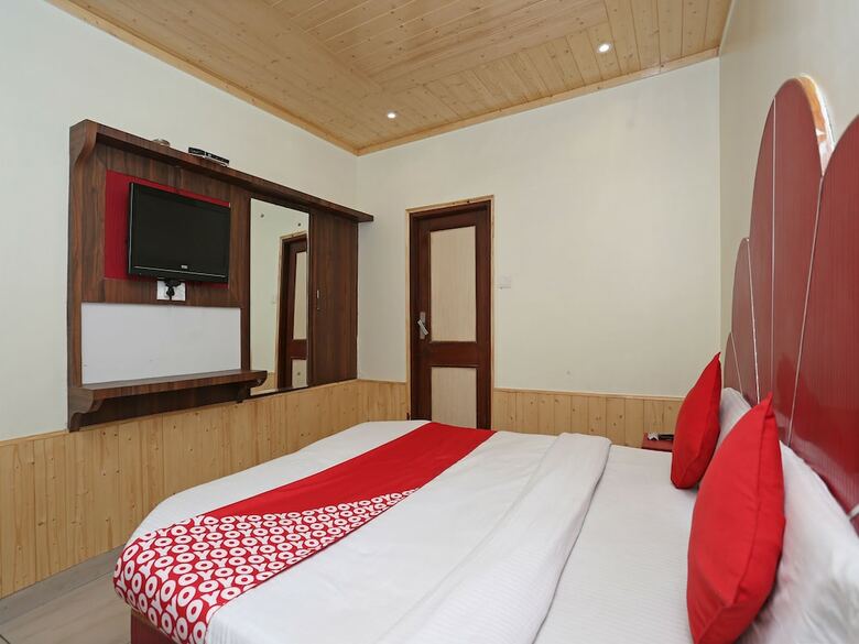 Hotel Oyo 27002 H S R Ram Bazaar