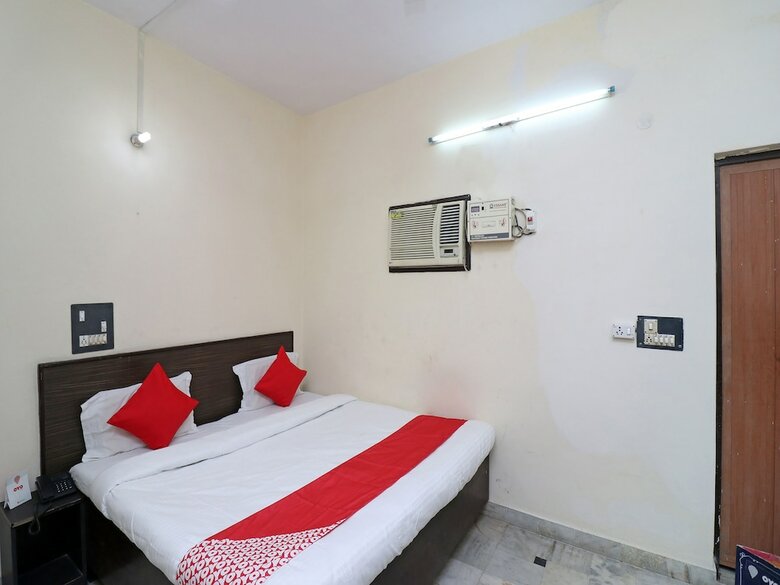 Oyo 24468 Hotel Siddharth
