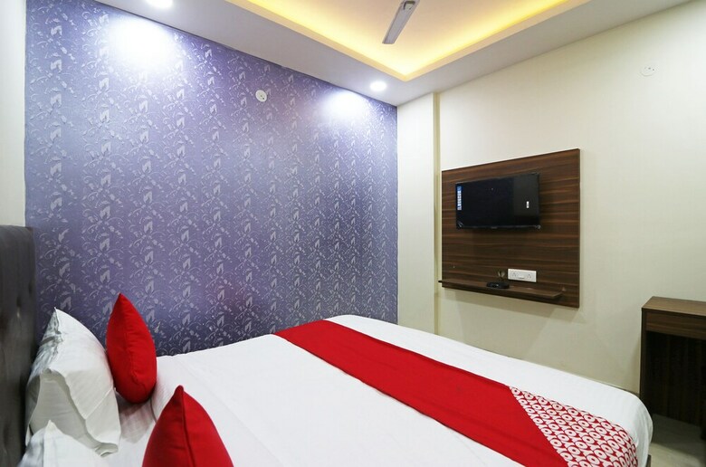 Hotel Oyo 22825 Ralson Residency