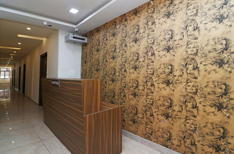 Hotel Oyo 22825 Ralson Residency