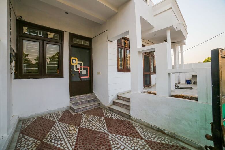 Oyo Home 16423 Spacious 3bhk