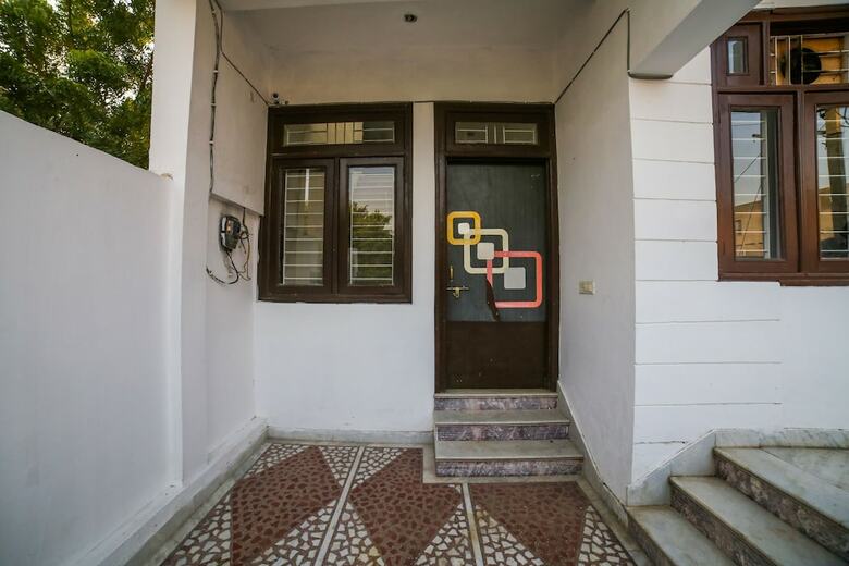 Oyo Home 16423 Spacious 3bhk