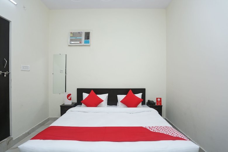 Oyo 16904 Hotel Maharaja Palace