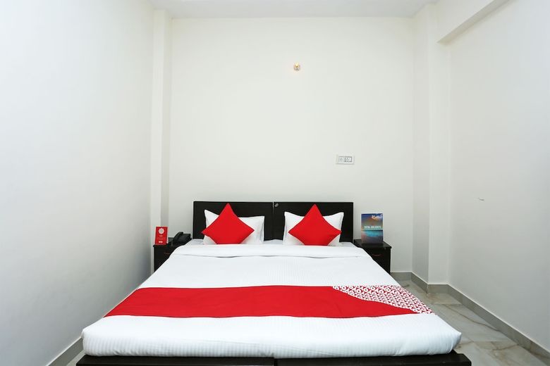 Oyo 16904 Hotel Maharaja Palace