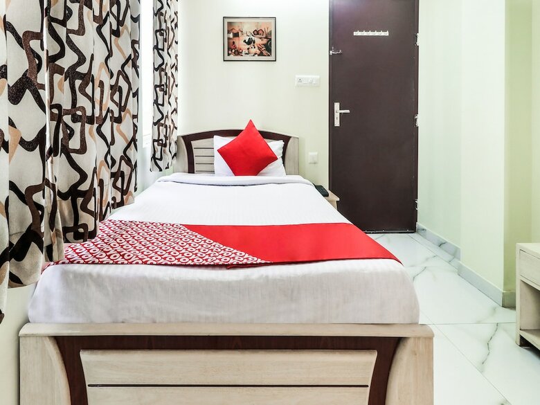 Oyo 783 Om Hotel