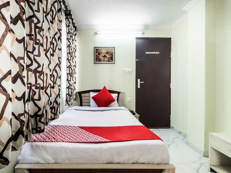 Oyo 783 Om Hotel