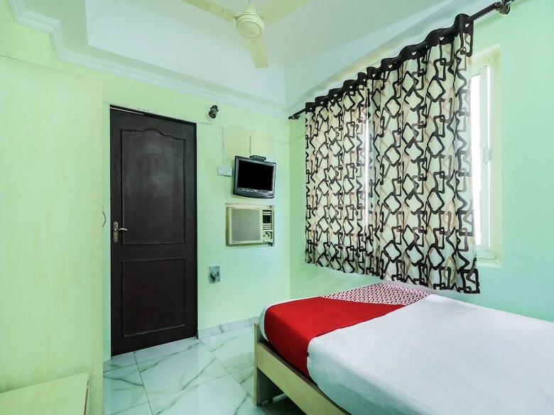 Oyo 783 Om Hotel