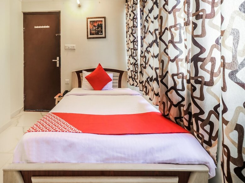 Oyo 783 Om Hotel