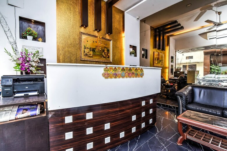 Hotel Oyo 18690 Ambica Deluxe