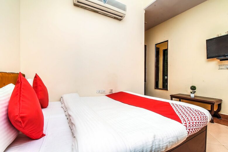 Hotel Oyo 18690 Ambica Deluxe