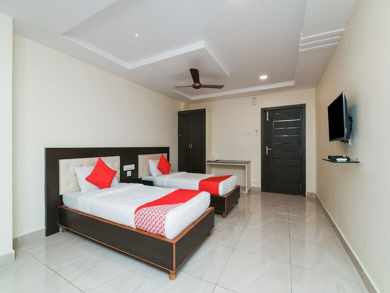 Hotel Oyo 26723 Rb Residency