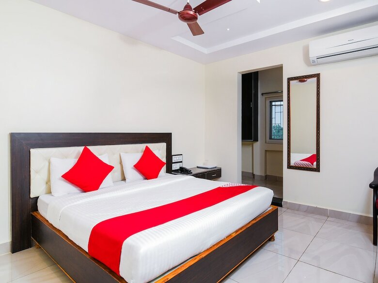 Hotel Oyo 26723 Rb Residency