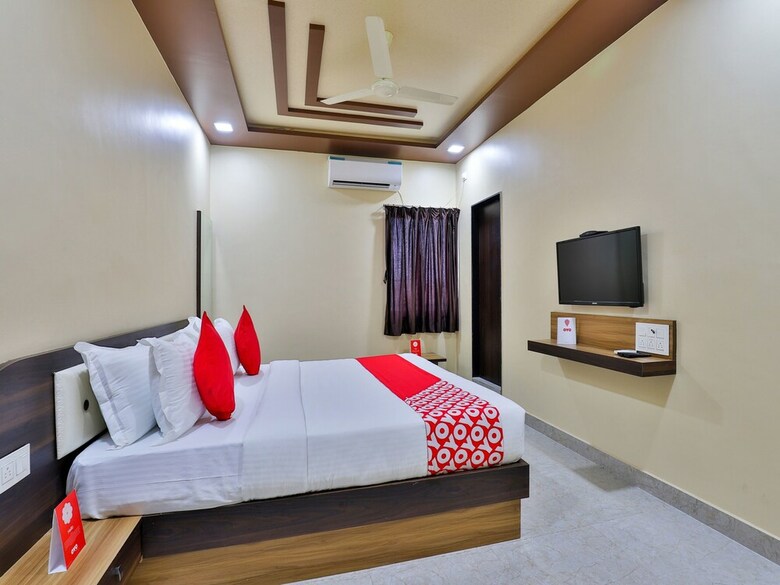 Oyo 17339 Hotel Daksh Somnath