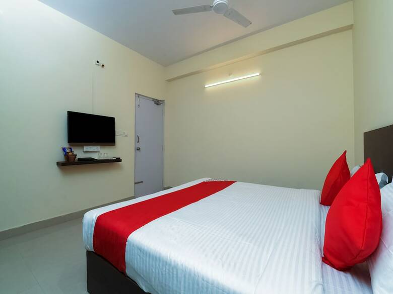 Hotel Oyo 22782 Akshara Suites