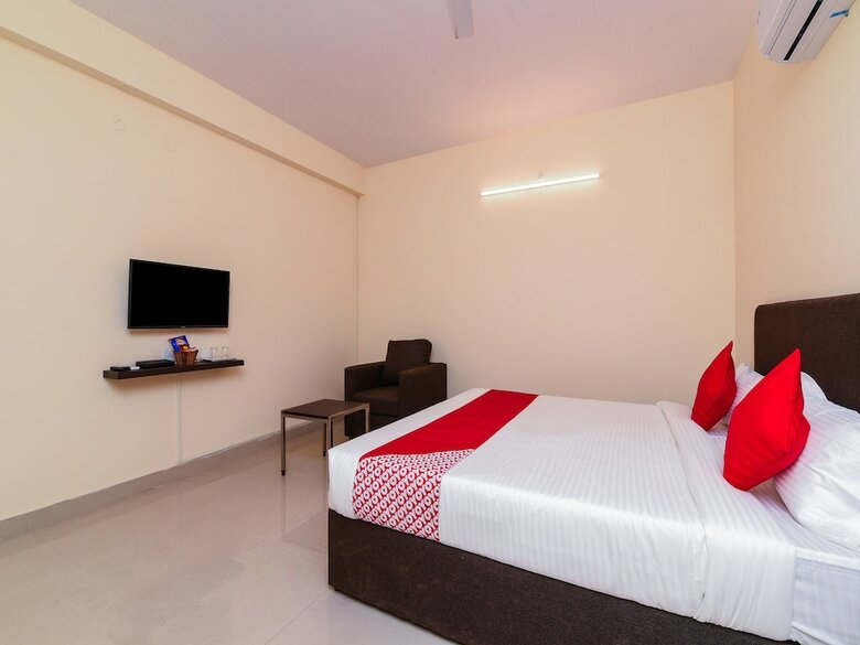 Hotel Oyo 22782 Akshara Suites