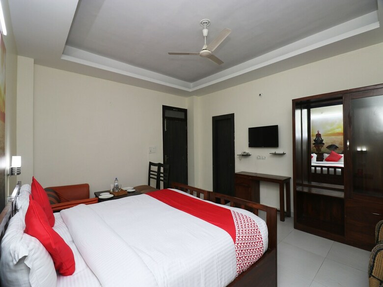 Hotel Oyo 22511 The Classic