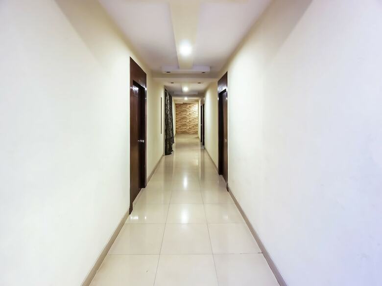 Hotel Oyo 18302 Pride Banjara