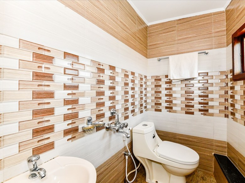 Hotel Oyo 24606 Waves & Wind 3bhk Houseboat