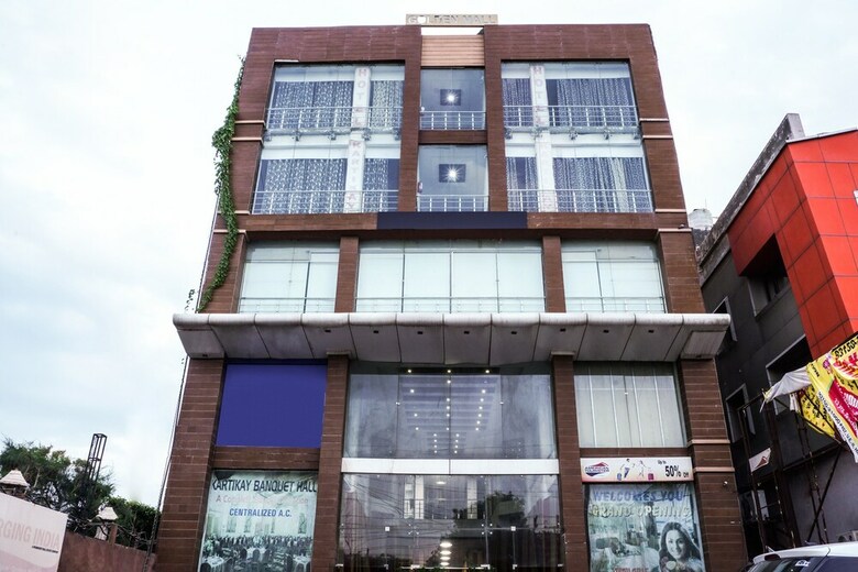 Oyo 18895 Hotel Kartikay Grand