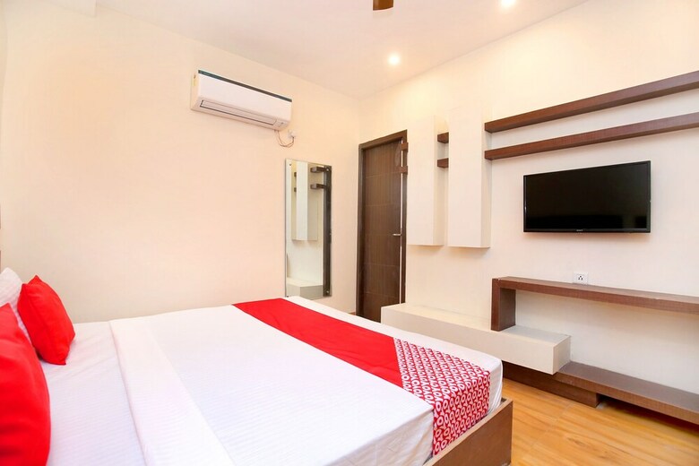 Oyo 19716 Hotel Shanay