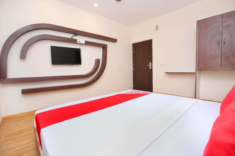 Oyo 19716 Hotel Shanay