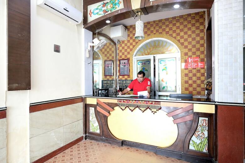 Oyo 17430 Gulshah Hotel