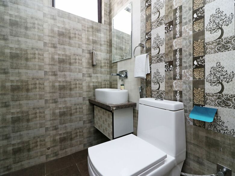 Oyo Flagship 15432 Hotel The Nest
